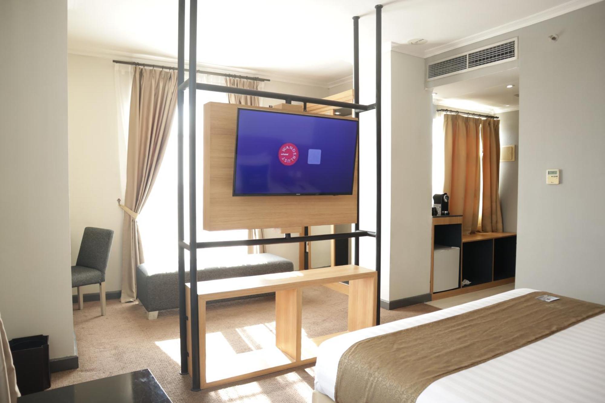 Hotel Dafam Semarang Extérieur photo