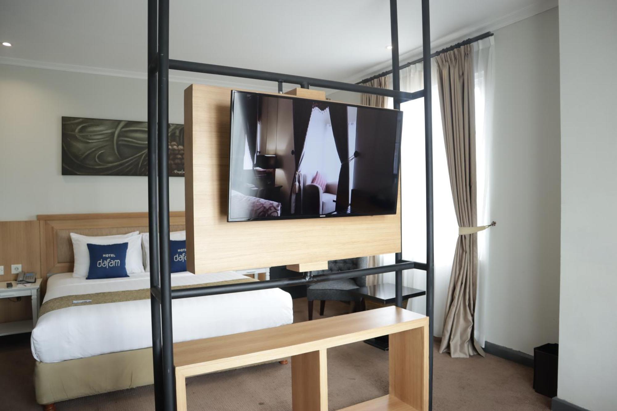Hotel Dafam Semarang Extérieur photo