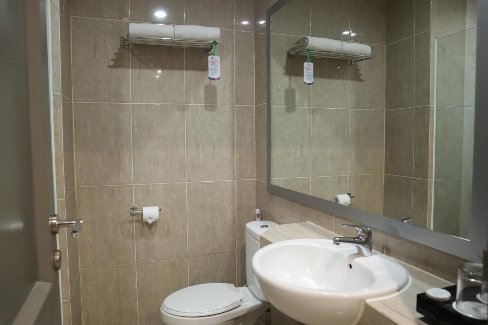 Hotel Dafam Semarang Extérieur photo